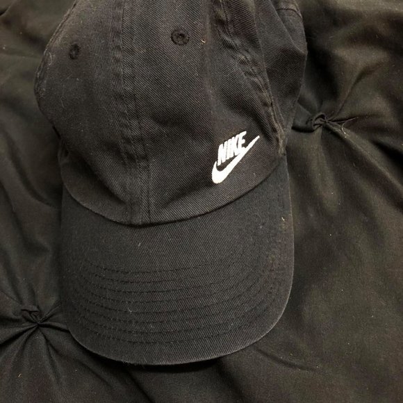 Nike Hat - Picture 1 of 2